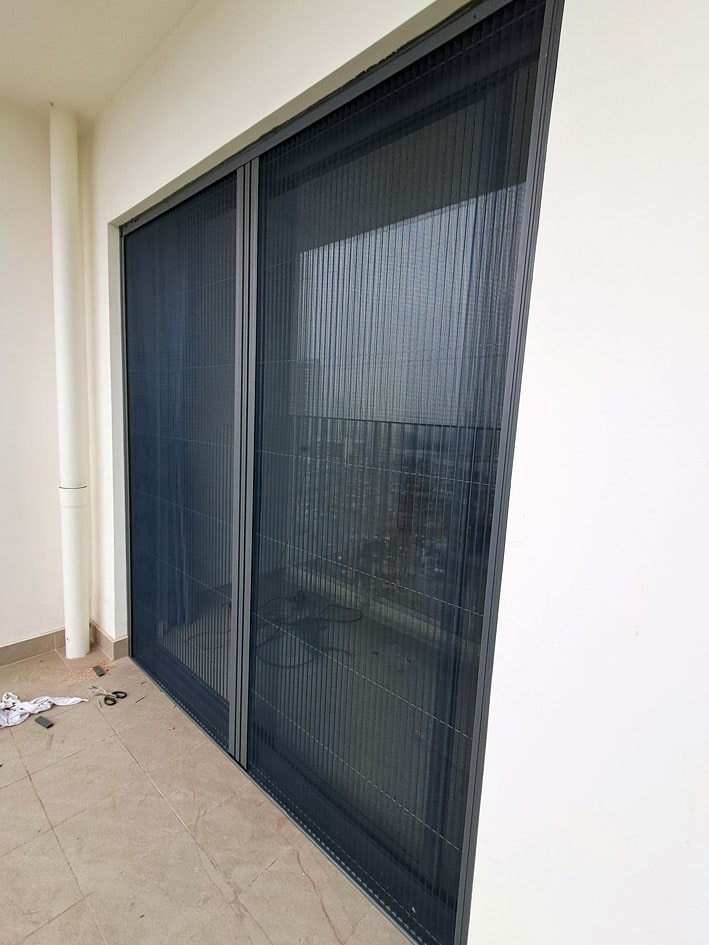 cửa chống muỗi xếp ngang
